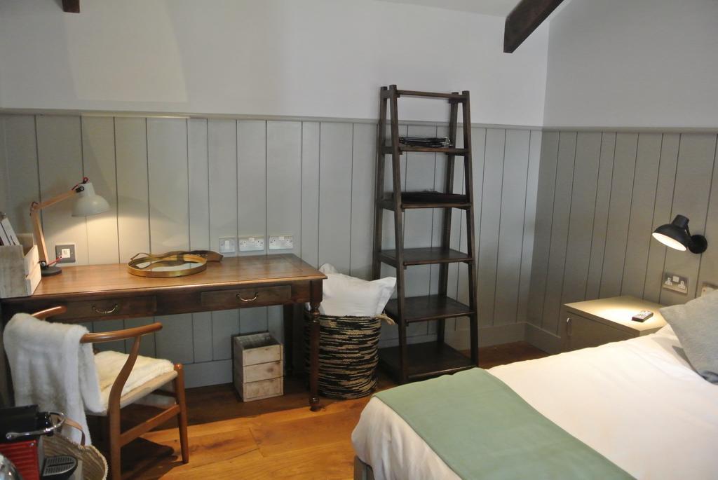 The Crown Pub, Dining & Rooms Henlow Экстерьер фото