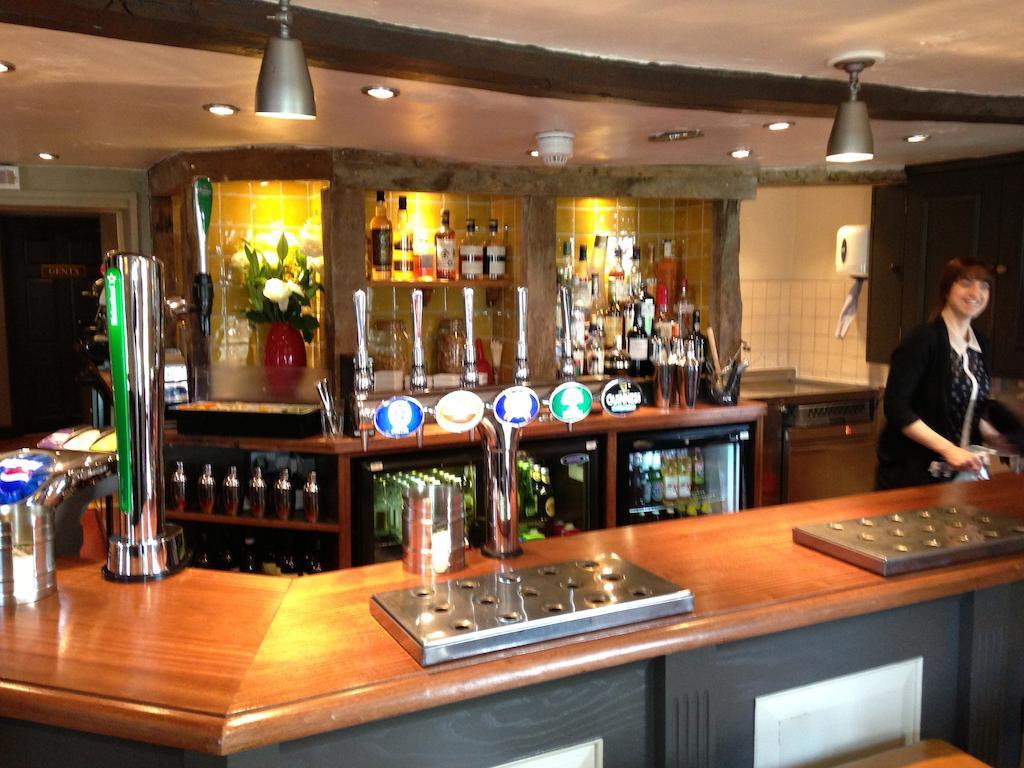 The Crown Pub, Dining & Rooms Henlow Экстерьер фото