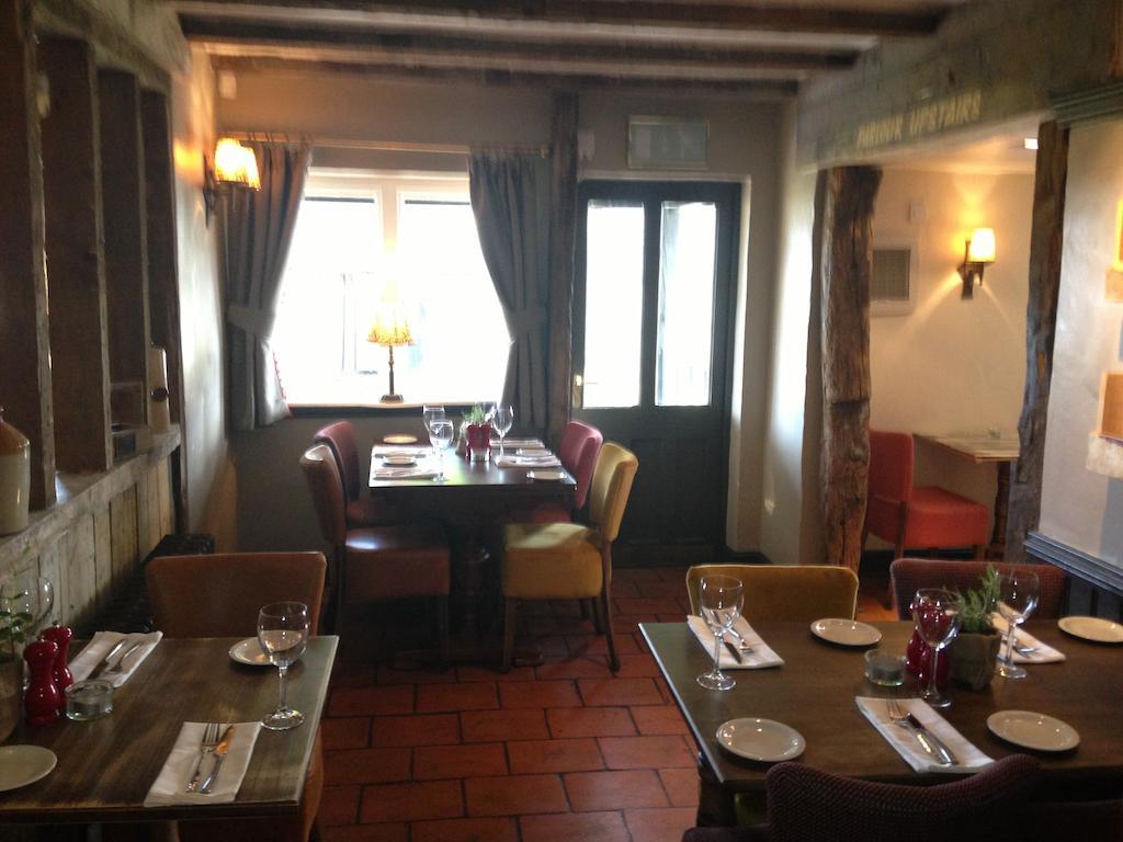 The Crown Pub, Dining & Rooms Henlow Экстерьер фото