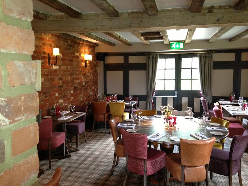 The Crown Pub, Dining & Rooms Henlow Экстерьер фото