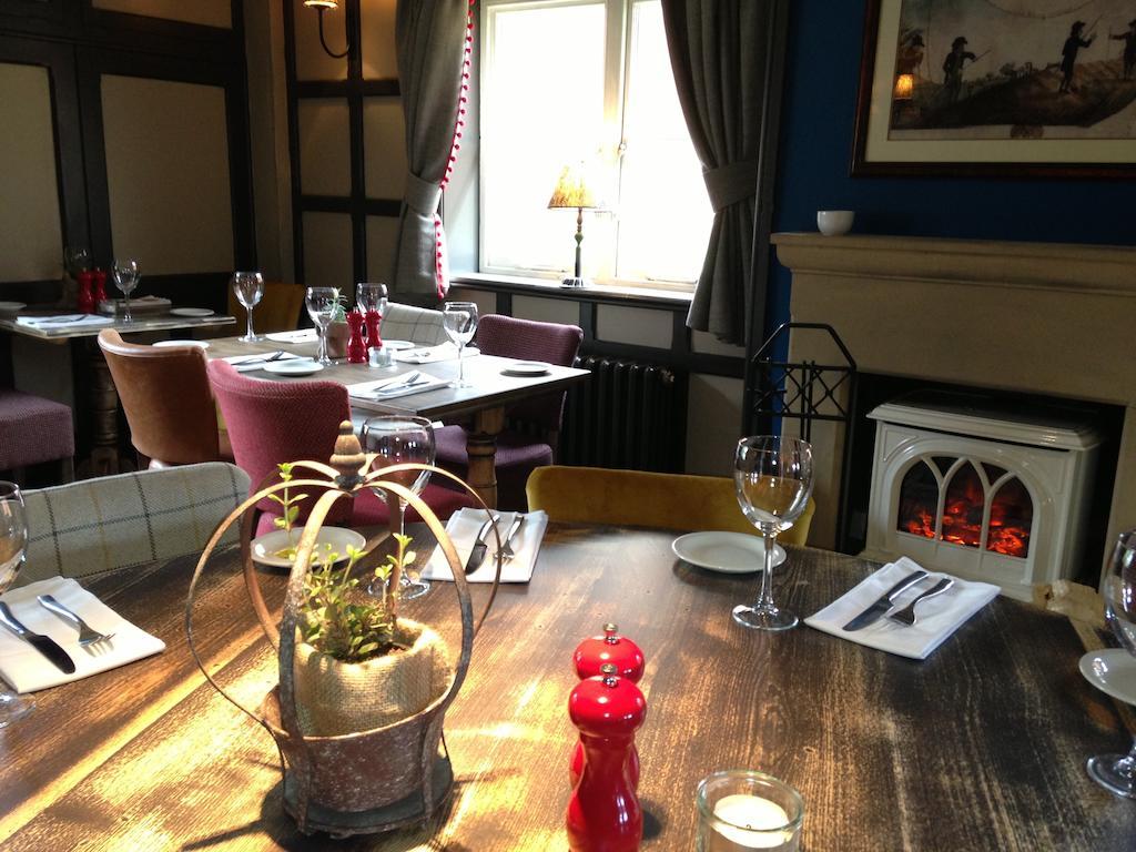 The Crown Pub, Dining & Rooms Henlow Экстерьер фото